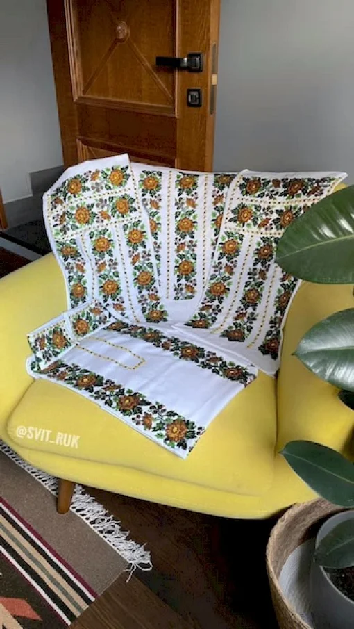 Серія "Сучасне рукоділля", сорочка "Золота Ельвіра" 