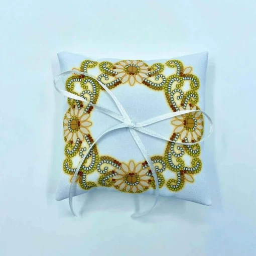 Подушка декоративна весільна під обручки в золоті ППО_101 (з намистинами) 