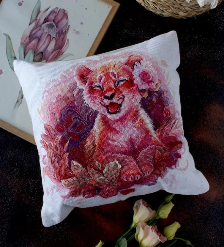 Набір для вишивки хрестиком наволочки "Маленька левиця" 