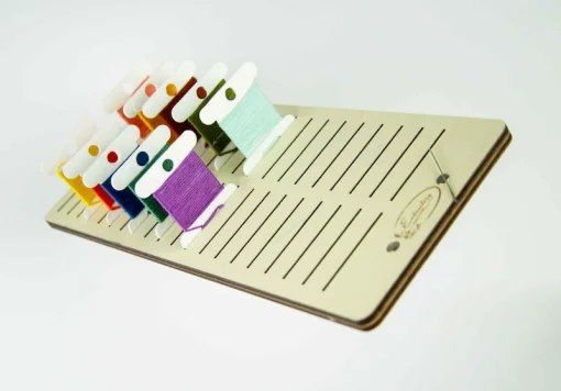 Підставка для бобін (шпуль) ТМ Embroidery Craft з магнітом для голок 40 прорізів 9.6*24 слонов кістка PB-005s