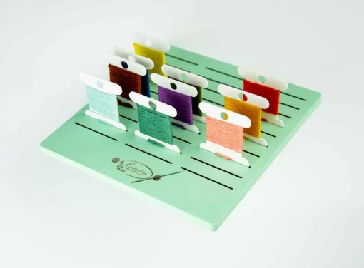 Підставка для бобін (шпуль) ТМ Embroidery Craft з магнітом для голок 30 прорізів 14*14 бірюзовий PB-007b