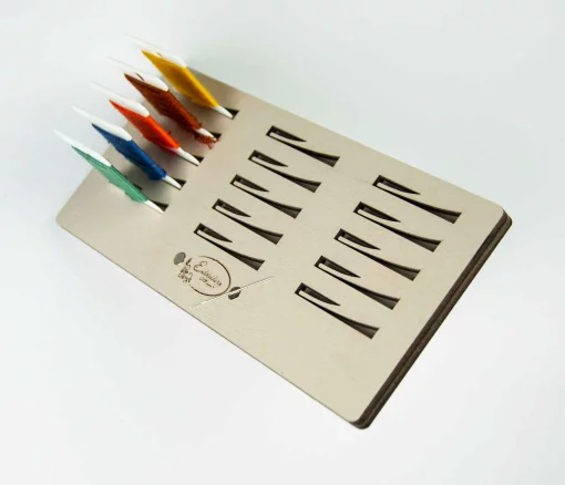 Підставка для бобін (шпуль) ТМ Embroidery Craft з магнітом для голок 15 прорізів. Прорізи з фіксатором 18*8 кава з молоком PB-010m